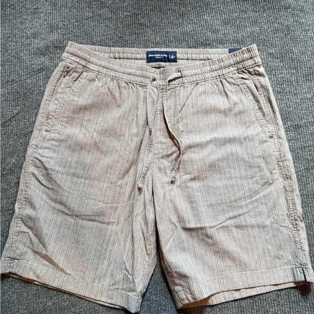 Abercrombie & Fitch Beige Striped Men's Shorts